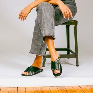 SAM EDELMAN | IDINA LEATHER BLACK SESAME SLIDE SANDAL SIZE 6 FAUX SNAKESKIN